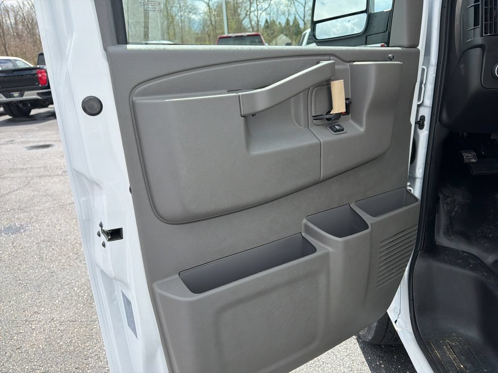 New 2026 Chevrolet Express 3500 w/ Power Convenience Package RWD image 8