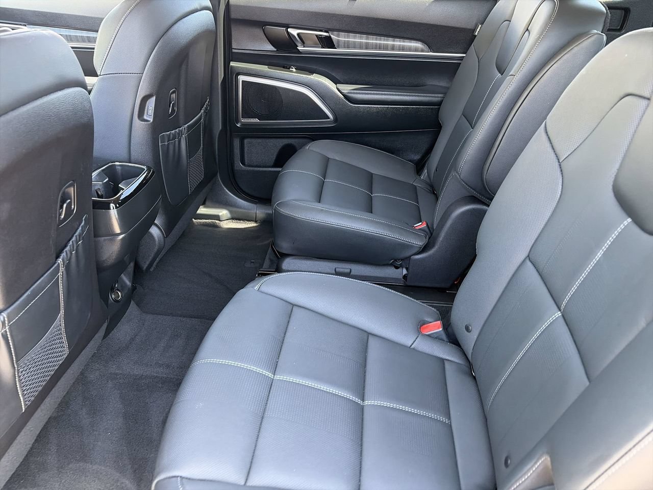 Certified 2025 Kia Telluride EX w/ EX Captain's Chair Package FWD image 16