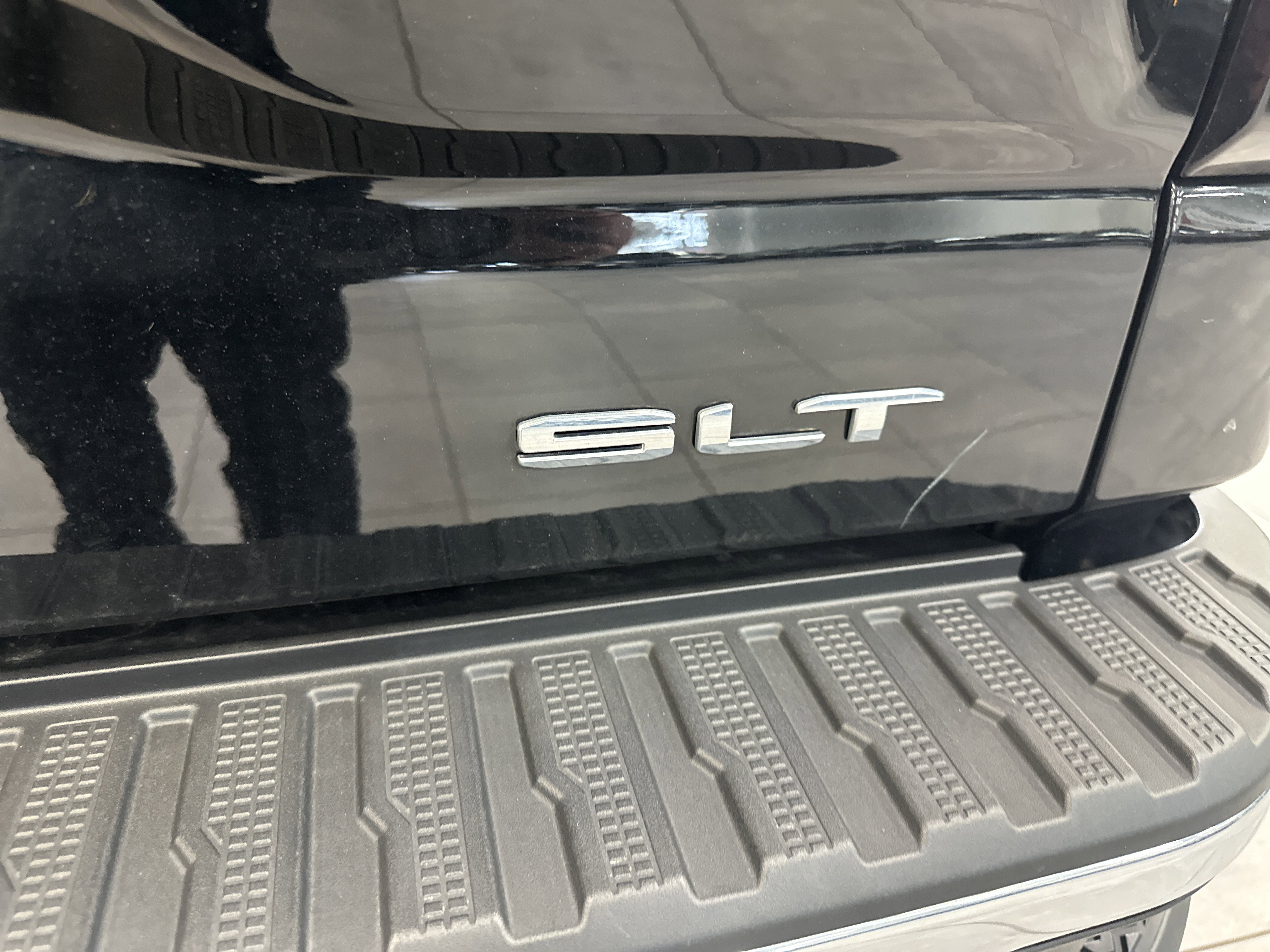 Used 2024 GMC Sierra 1500 SLT w/ SLT Premium Plus Package image 10