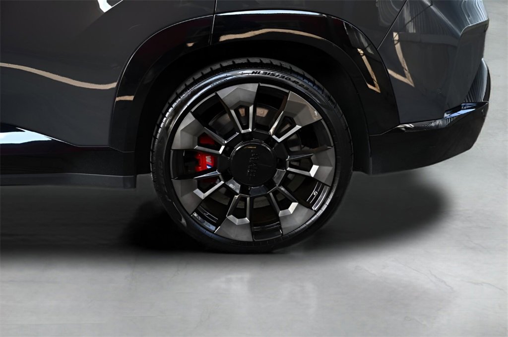 Used 2023 BMW XM image 11