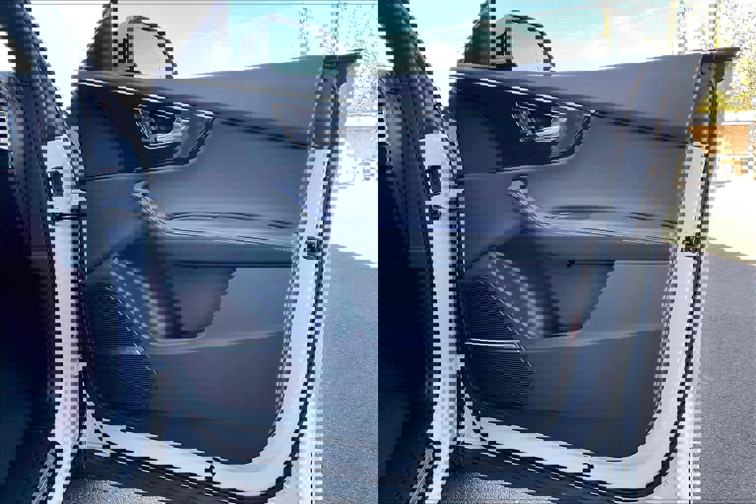 Used 2025 Audi Q8 Premium Plus image 22