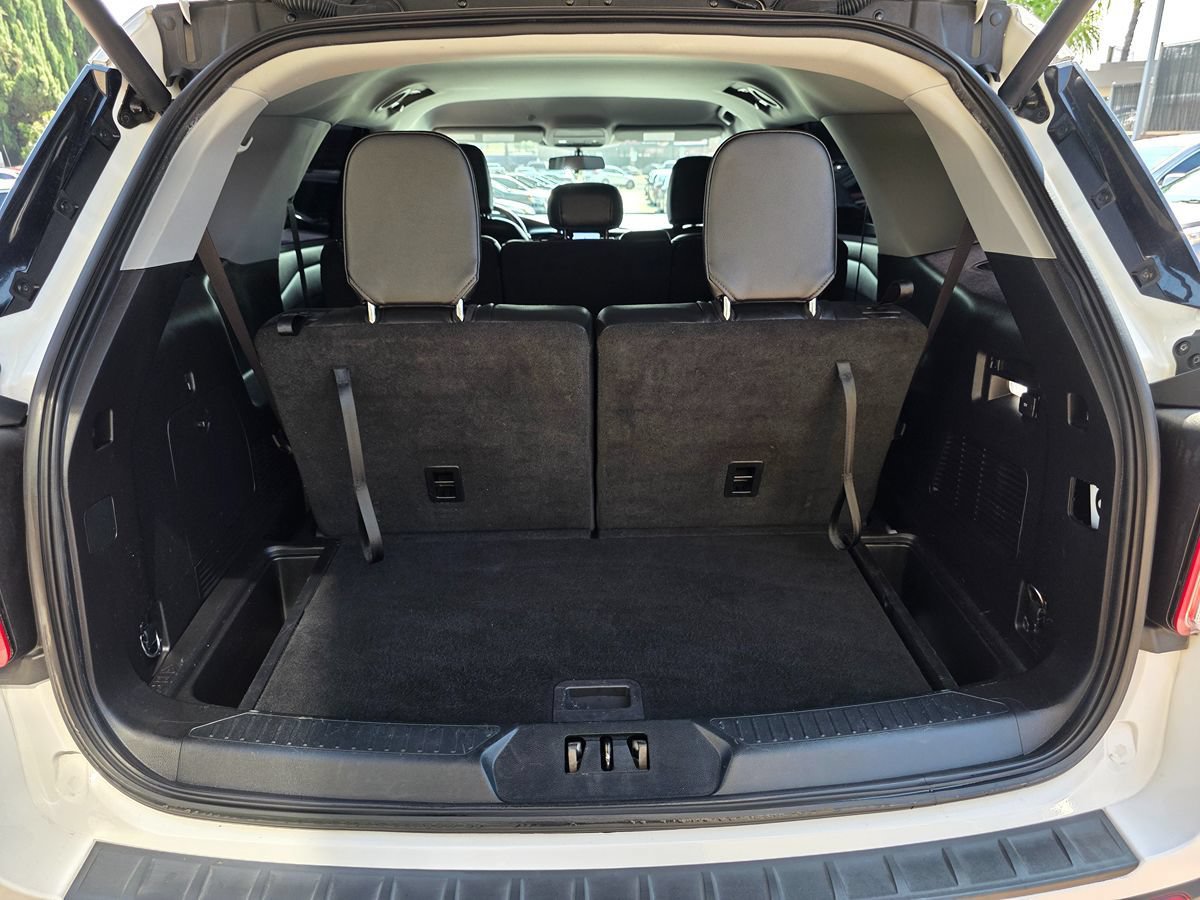 Used 2020 Ford Explorer XLT w/ Equipment Group 202A RWD image 18