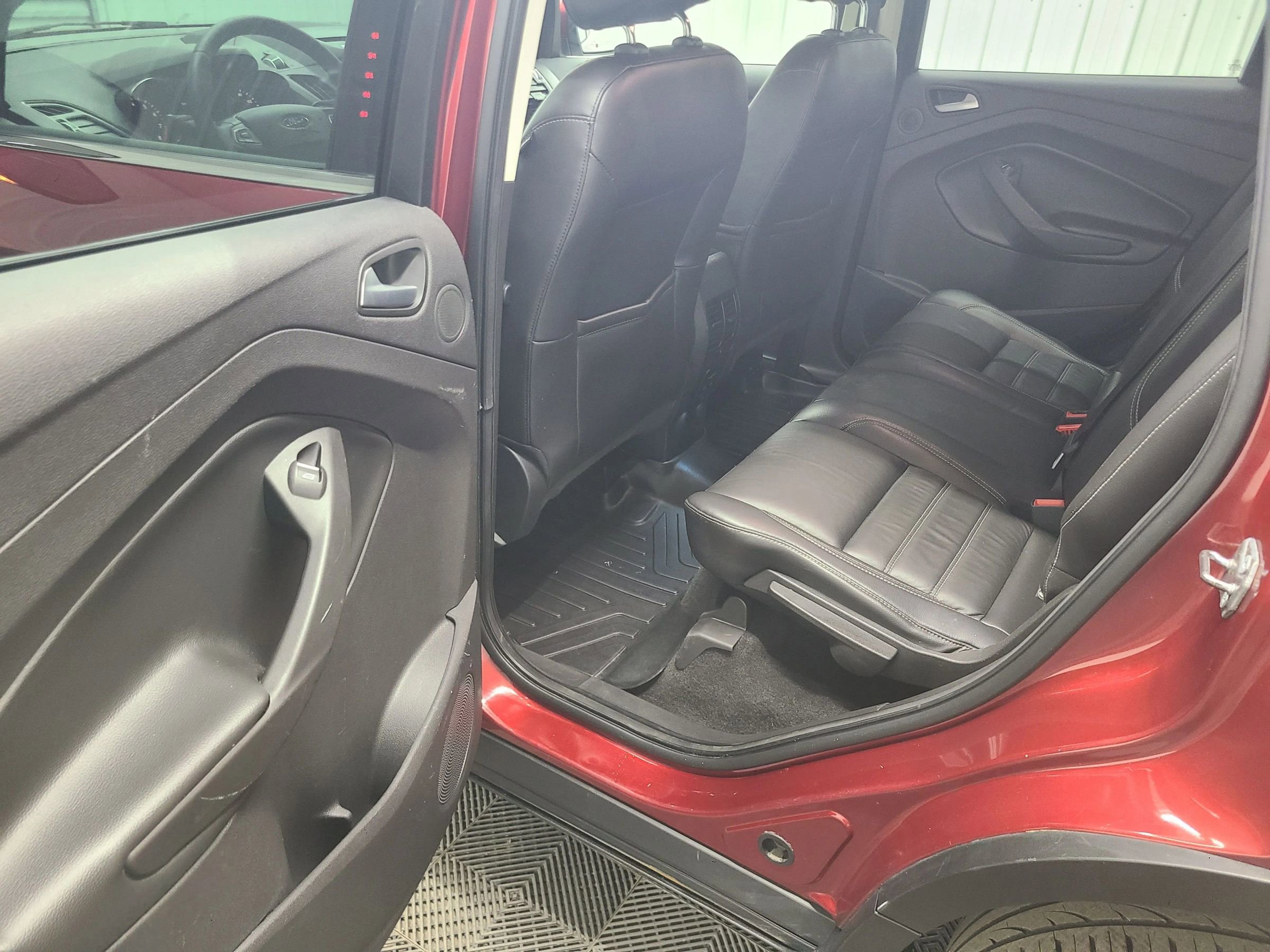 Used 2017 Ford Escape Titanium AWD/4WD image 35