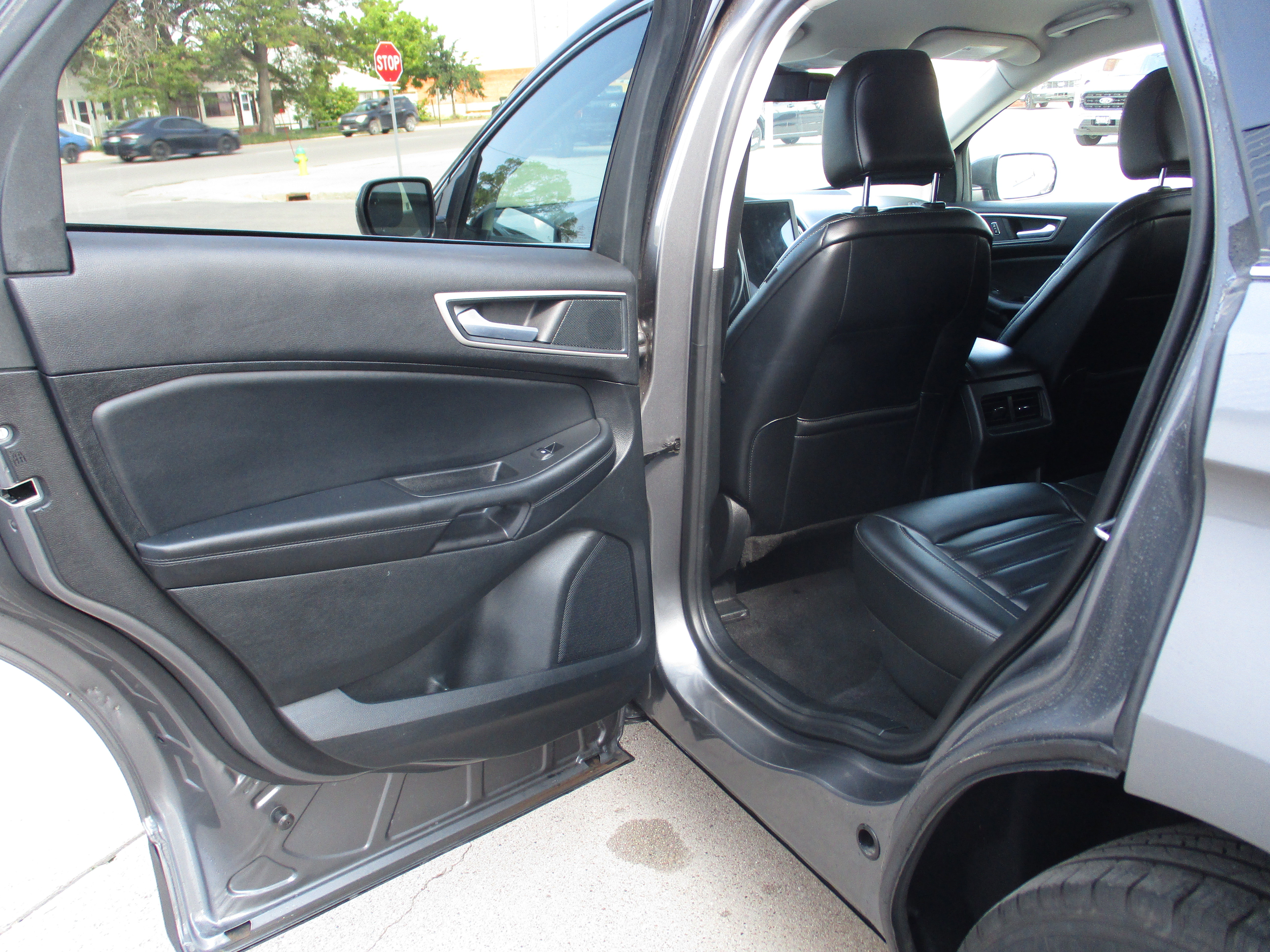 Used 2024 Ford Edge SEL image 15