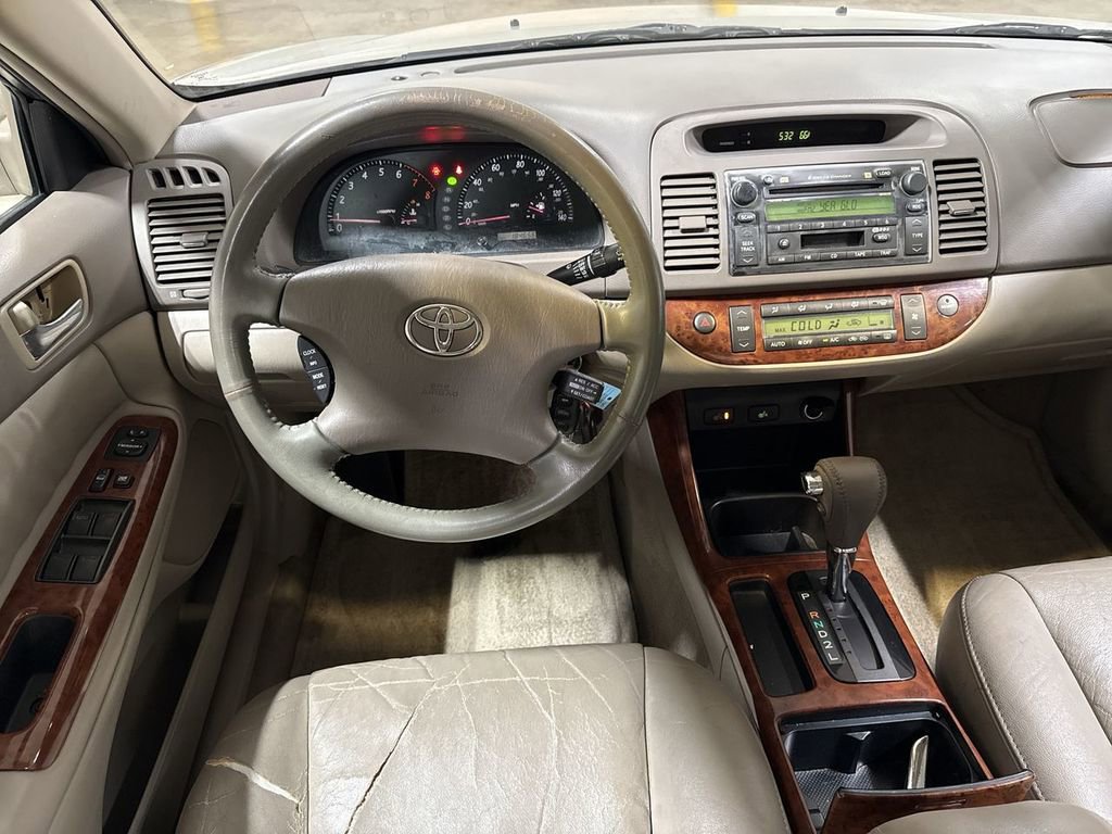 Used 2002 Toyota Camry XLE image 11