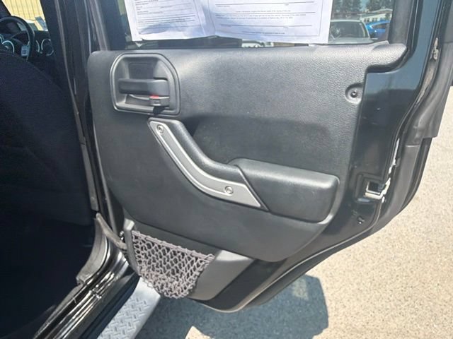 Used 2018 Jeep Wrangler Unlimited Sahara AWD/4WD image 12