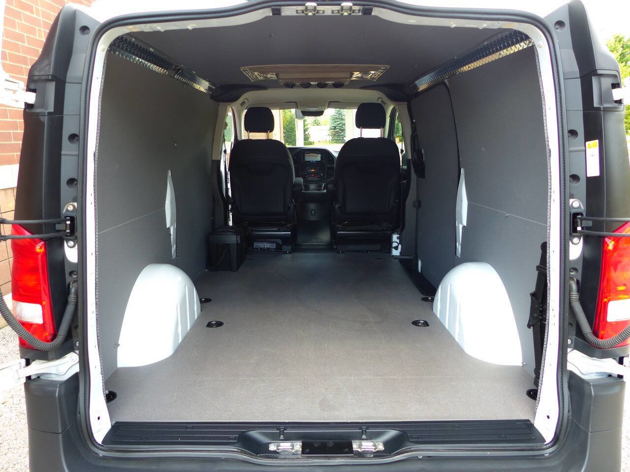 Used 2022 Mercedes-Benz Metris image 35