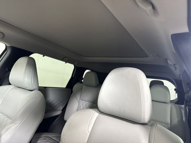 Used 2024 Mitsubishi Outlander SEL image 11