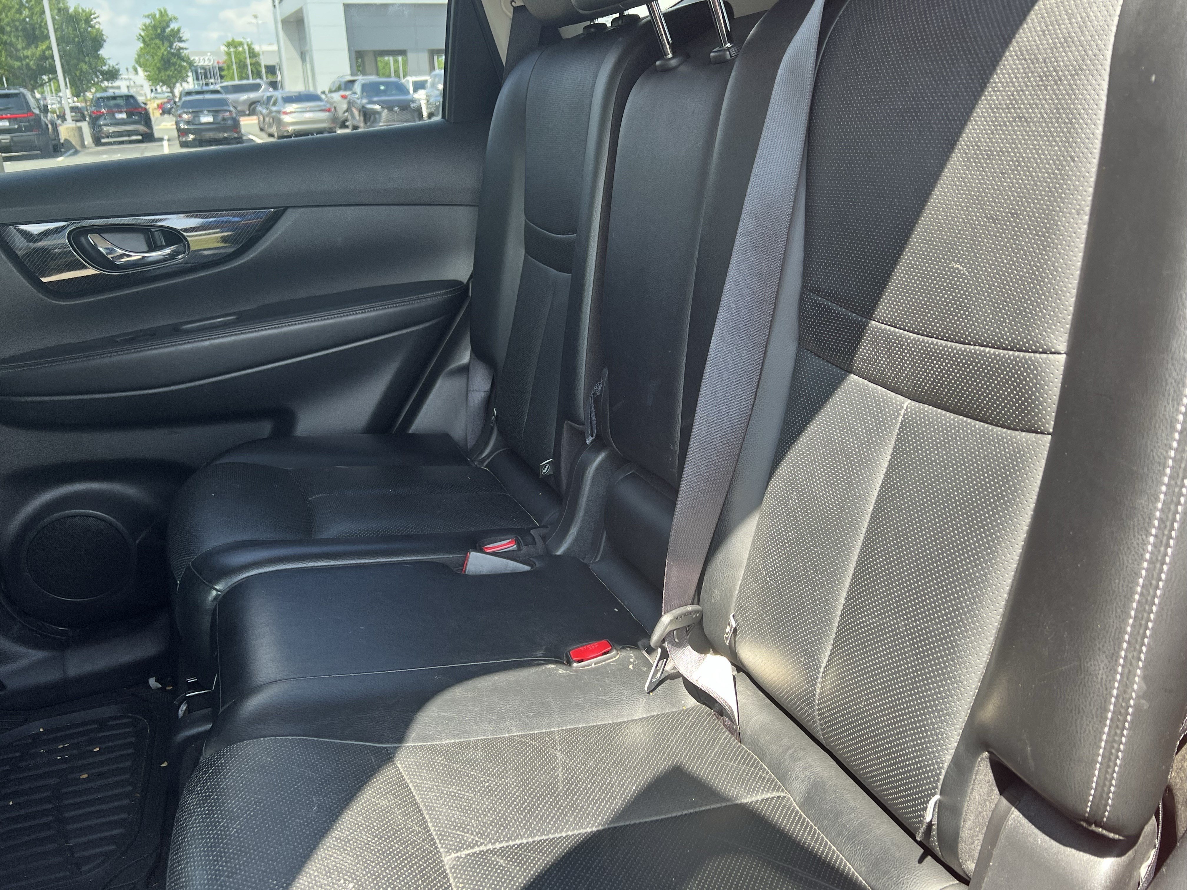 Used 2017 Nissan Rogue SL w/ SL Premium Package FWD image 34