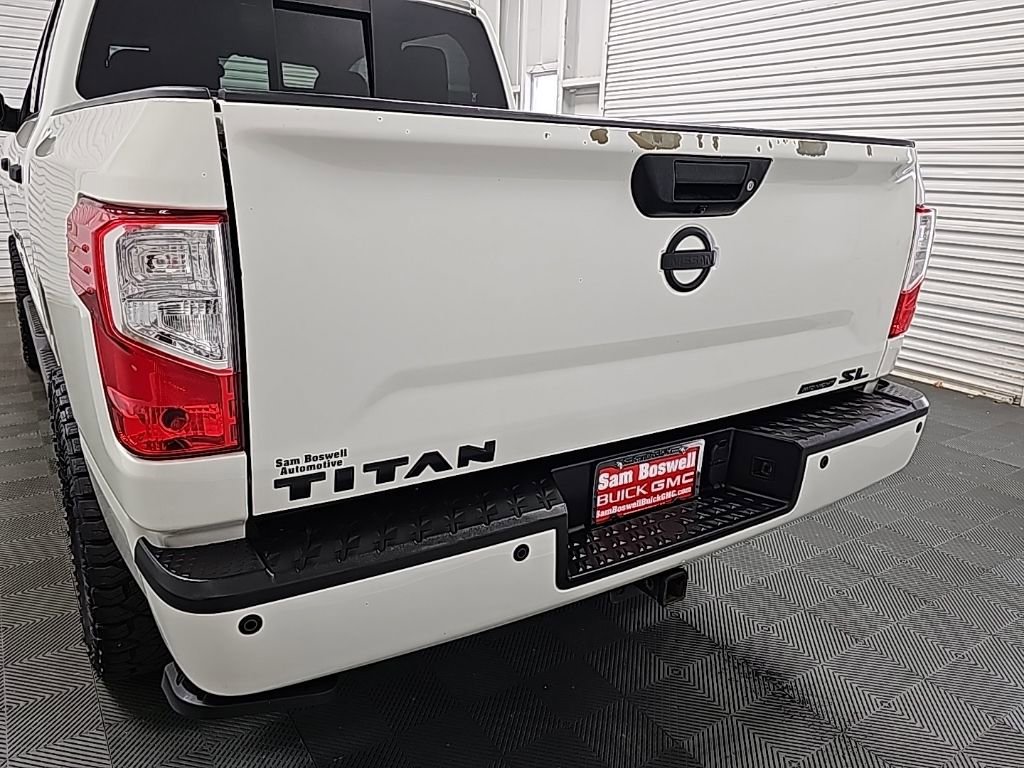 Used 2018 Nissan Titan SL w/ Midnight Edition image 7
