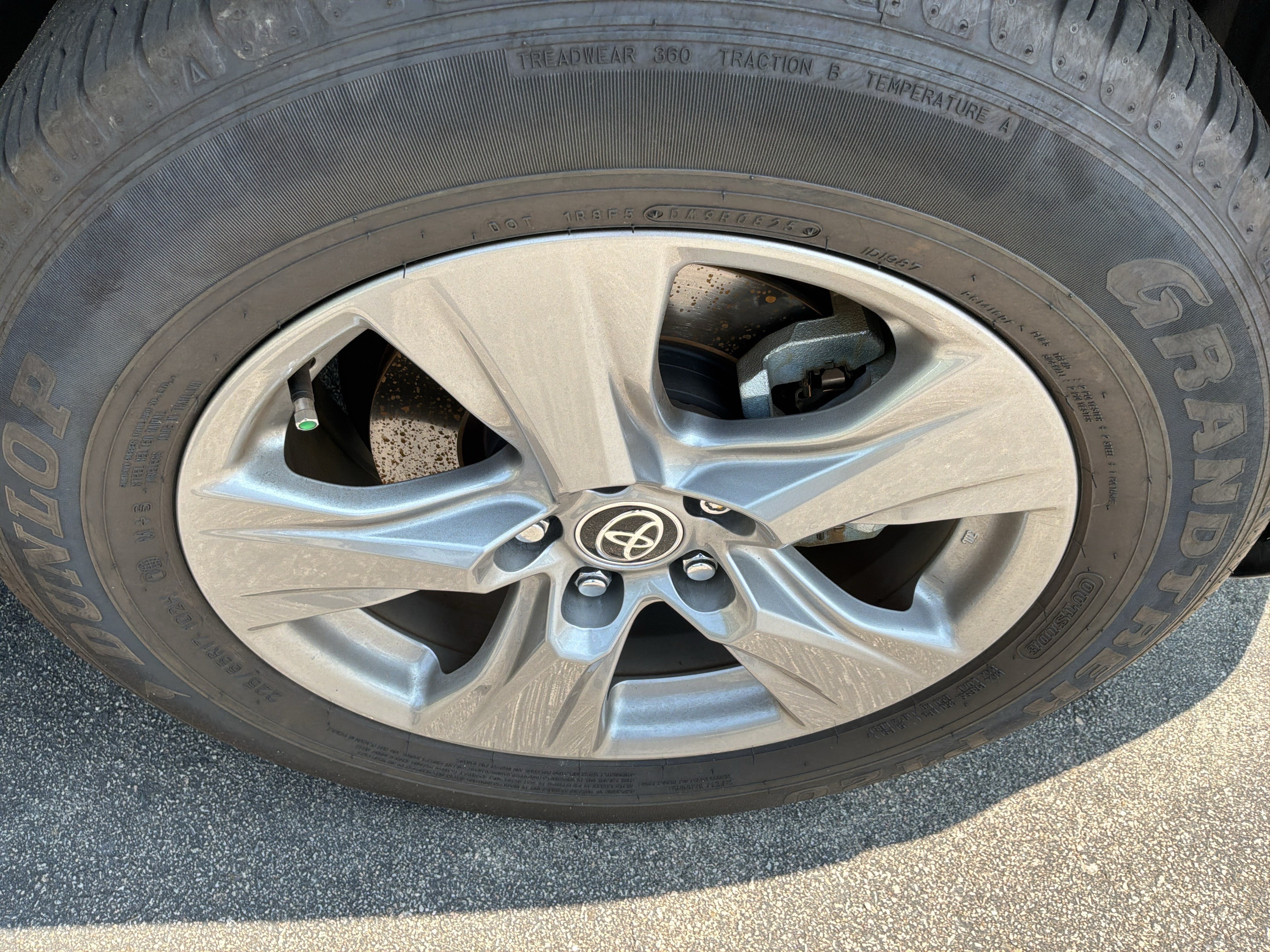 Used 2025 Toyota RAV4 LE AWD/4WD image 44