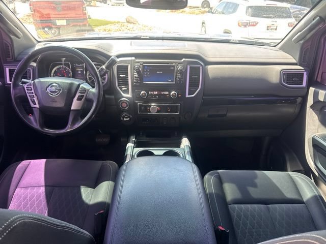 Used 2018 Nissan Titan XD AWD/4WD image 12