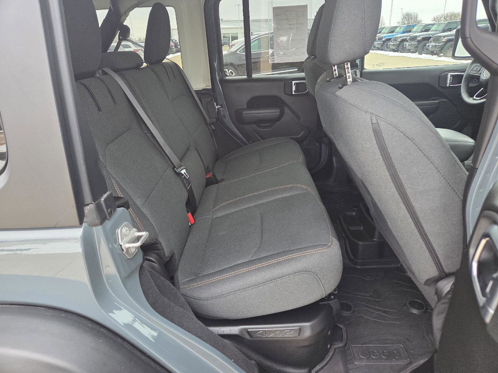 Used 2025 Jeep Wrangler Willys image 41