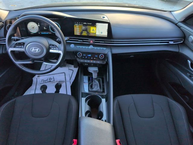 Used 2025 Hyundai Elantra SEL FWD image 25