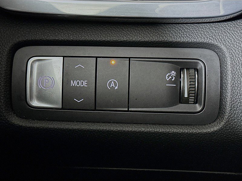 Used 2025 GMC Acadia Elevation image 10