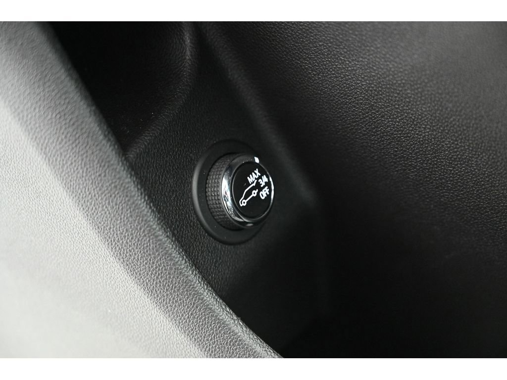 Used 2024 Cadillac XT4 Premium Luxury image 32