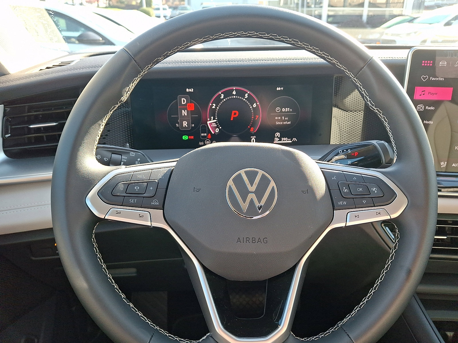 Certified 2025 Volkswagen Tiguan SE image 17