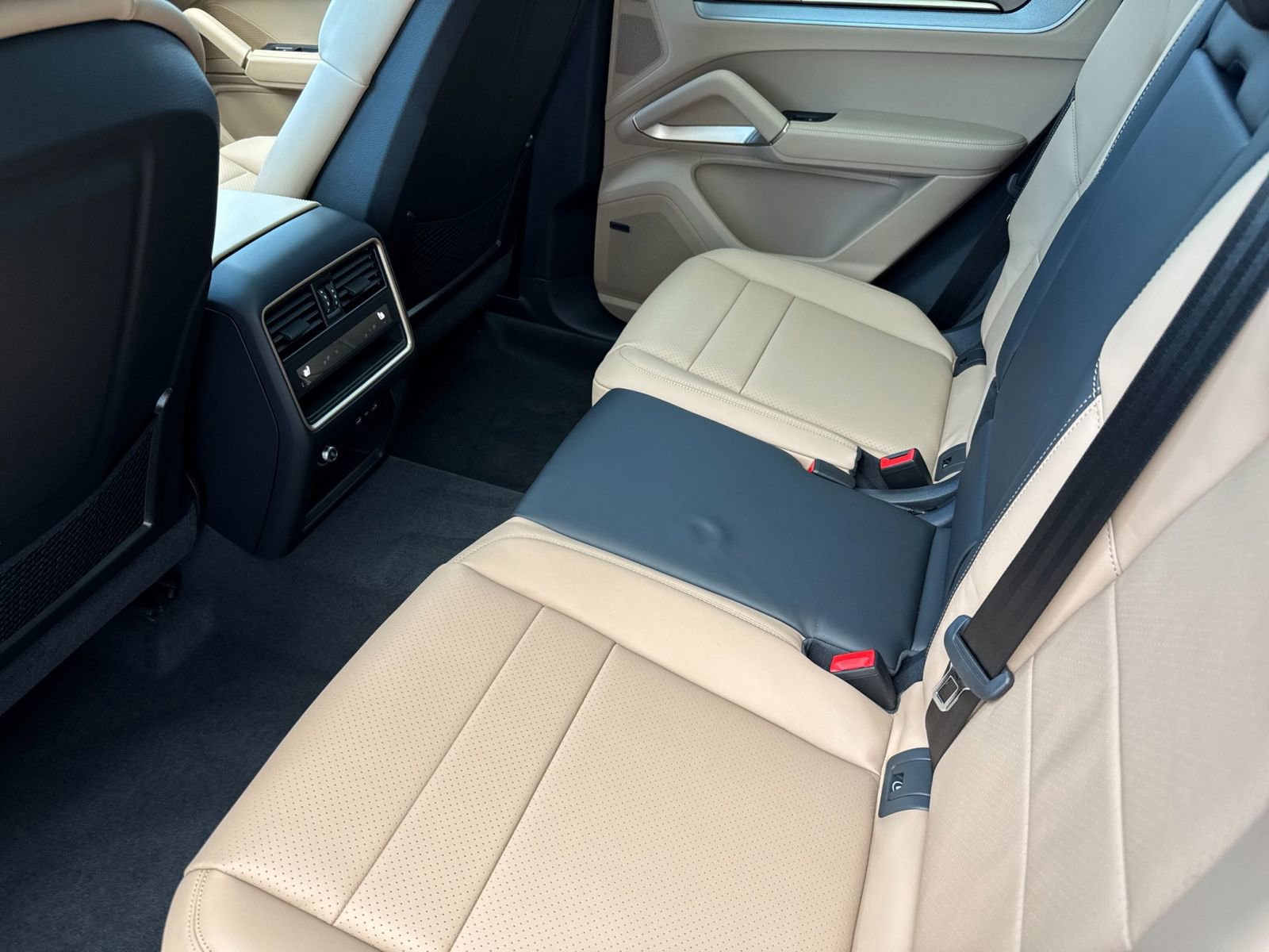 New 2026 Porsche Cayenne S image 14