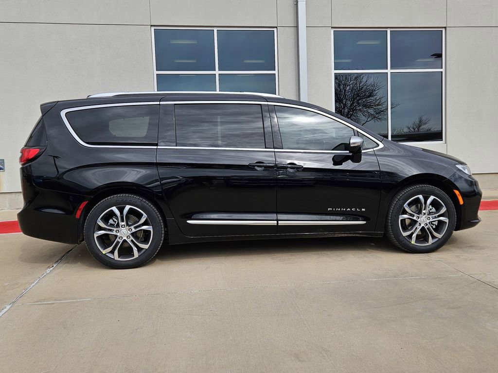 New 2026 Chrysler Pacifica Pinnacle FWD image 2
