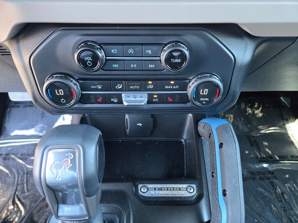 Used 2023 Ford Bronco Wildtrak AWD/4WD image 18