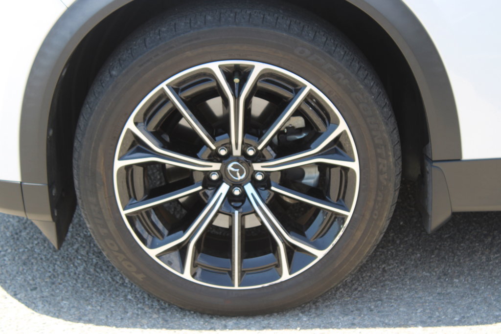 Used 2025 MAZDA CX-70 Plug-In Hybrid w/ Premium Plus AWD/4WD image 8