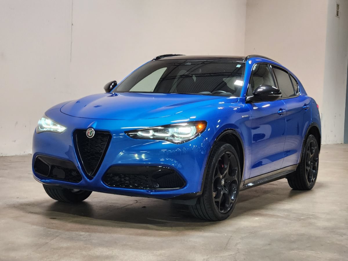 Used 2024 Alfa Romeo Stelvio Veloce AWD/4WD image 5