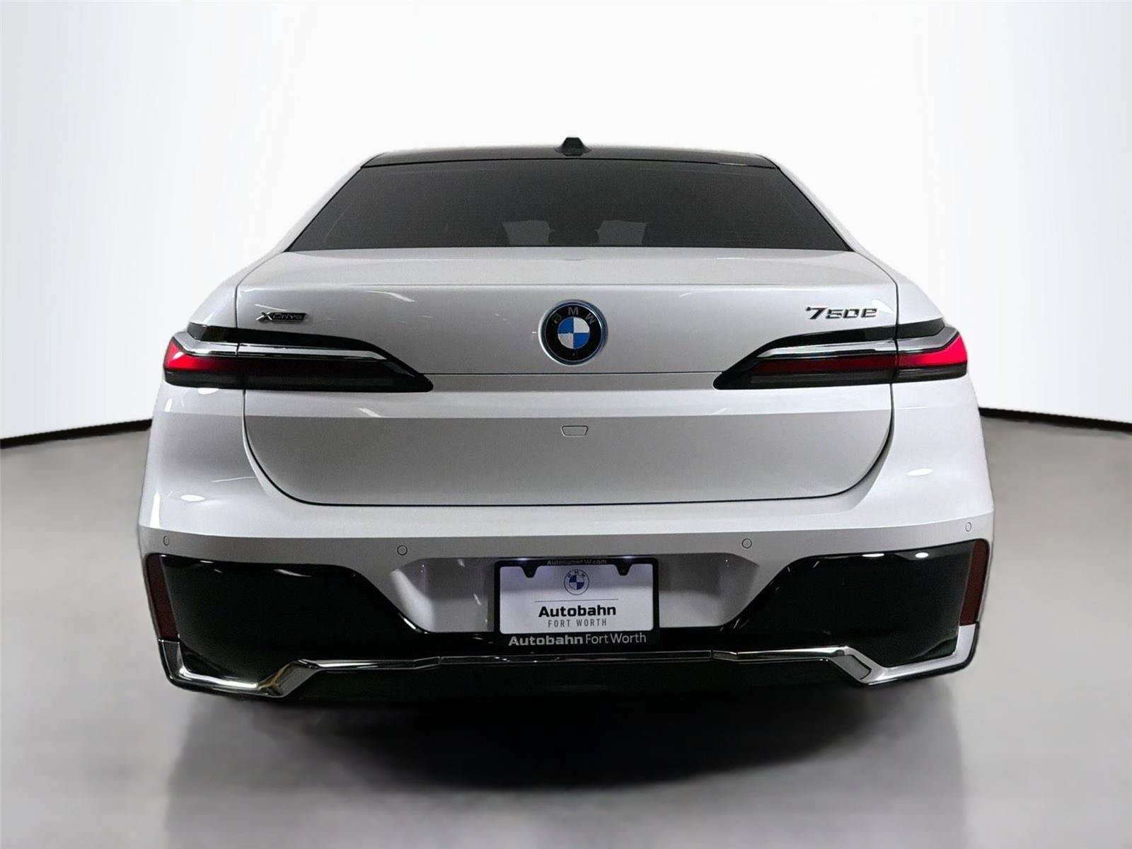New 2026 BMW 750e xDrive AWD/4WD image 6