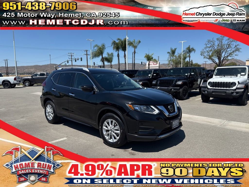 Used 2020 Nissan Rogue SV image 1