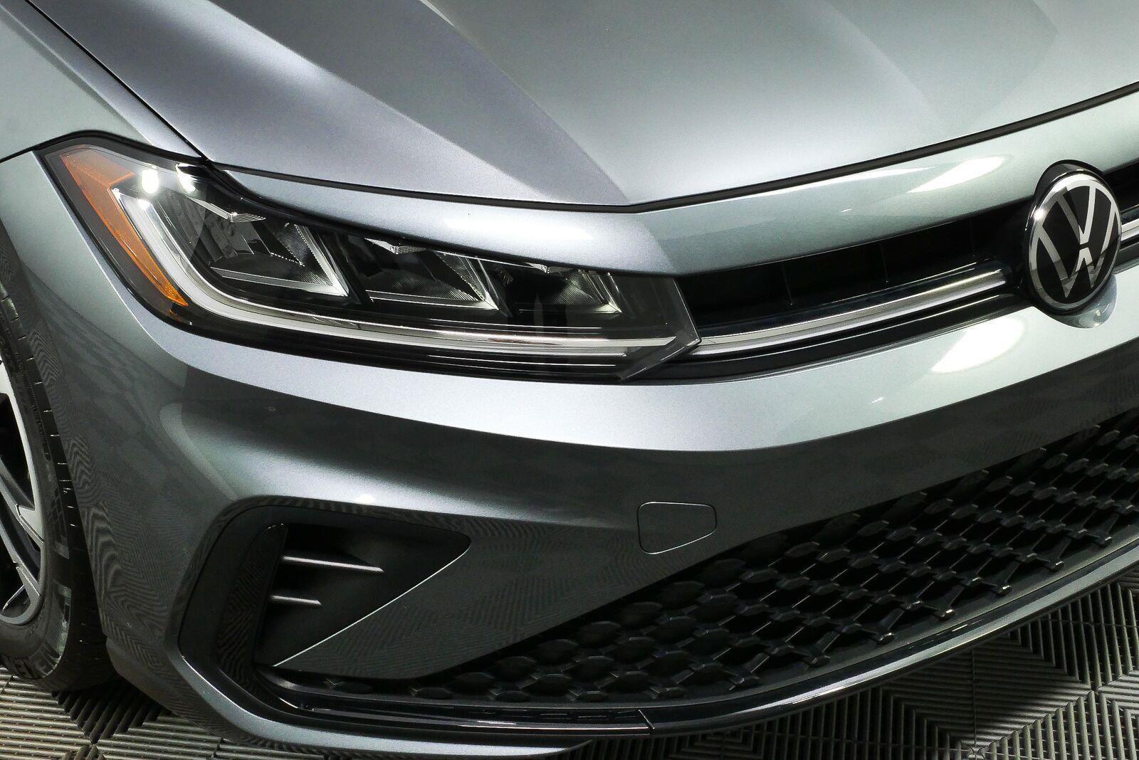 Certified 2025 Volkswagen Jetta Sport FWD image 32