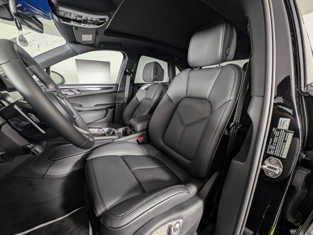 New 2026 Porsche Macan Turbo image 5