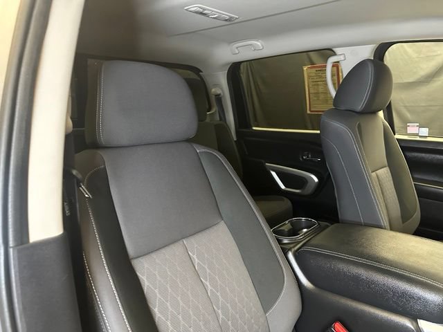 Used 2024 Nissan Titan SV w/ SV Convenience Package AWD/4WD image 16