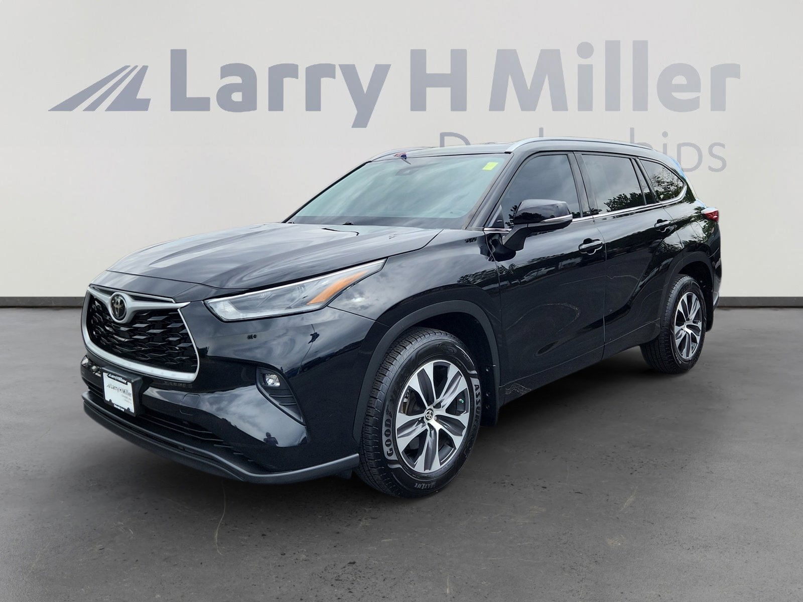 Used 2021 Toyota Highlander XLE