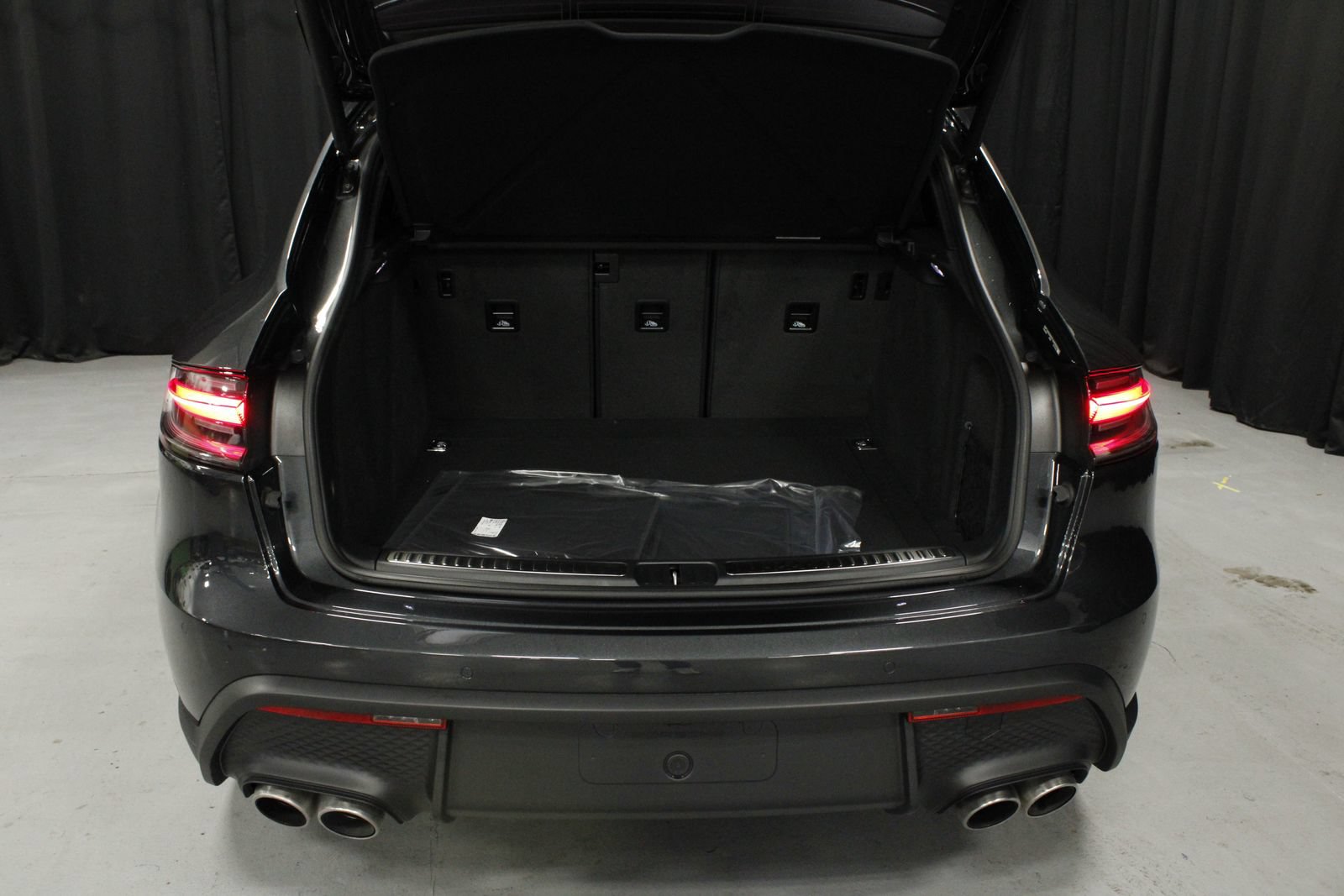 New 2026 Porsche Macan S AWD/4WD image 17