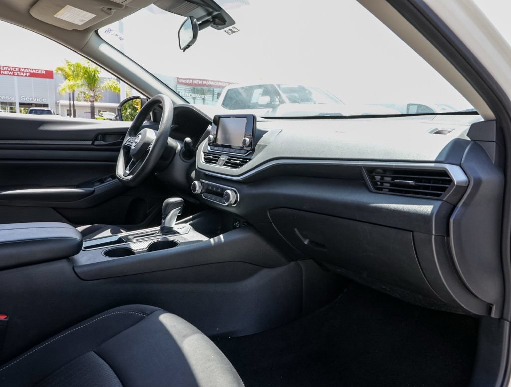 Used 2024 Nissan Altima 2.5 S FWD image 19