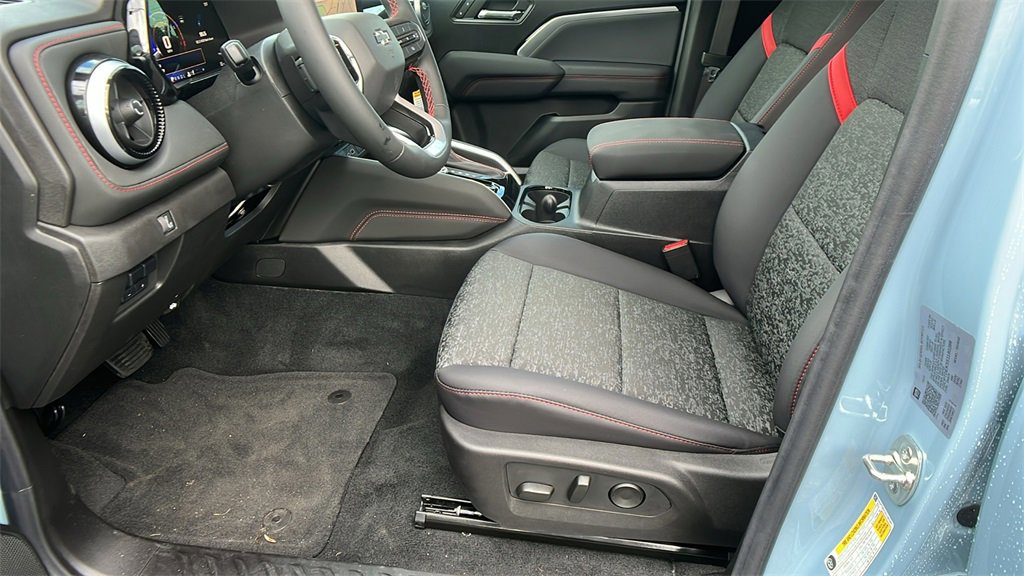 New 2025 Chevrolet Colorado Z71 image 13