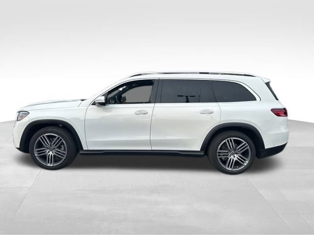Used 2025 Mercedes-Benz GLS 450 4MATIC image 3