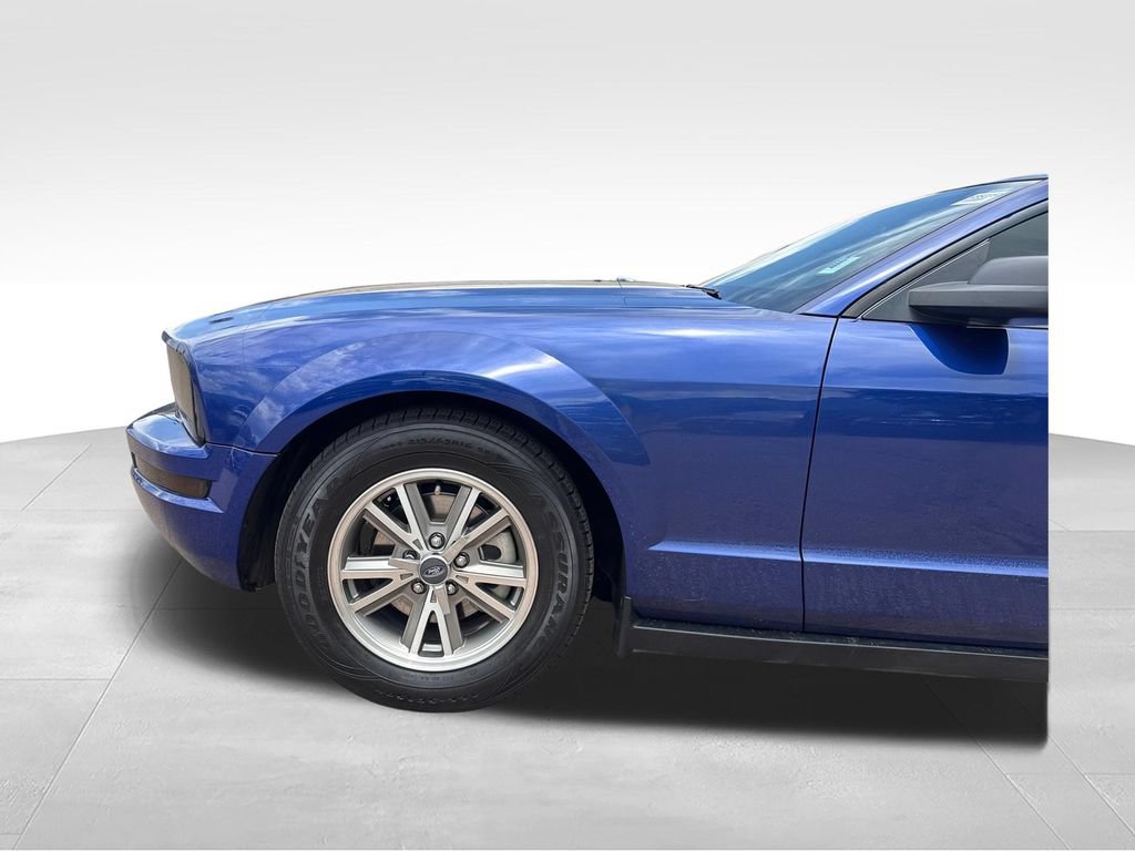 Used 2005 Ford Mustang Coupe RWD image 29