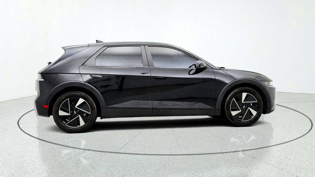 Used 2025 Hyundai Ioniq 5 SE RWD image 4