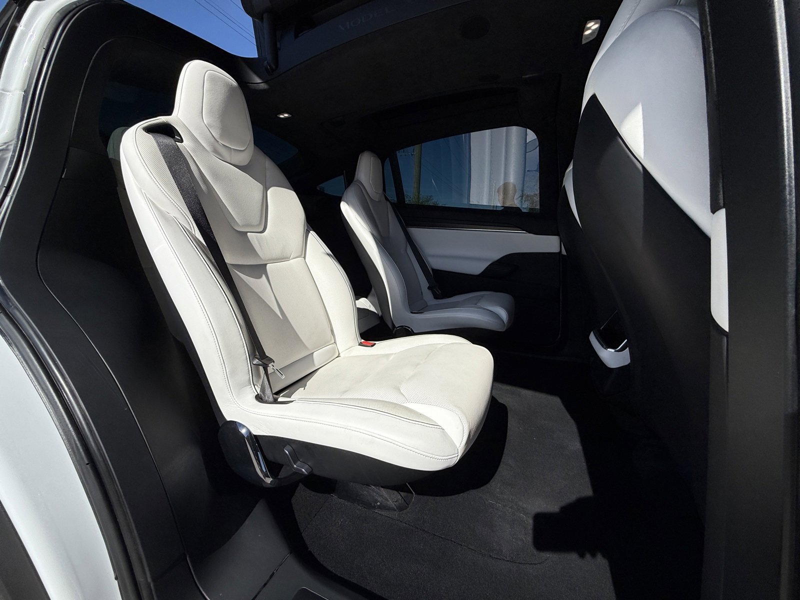 Used 2022 Tesla Model X Plaid image 18