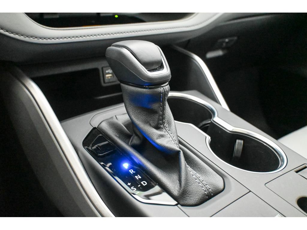 Used 2025 Toyota Highlander XLE image 42