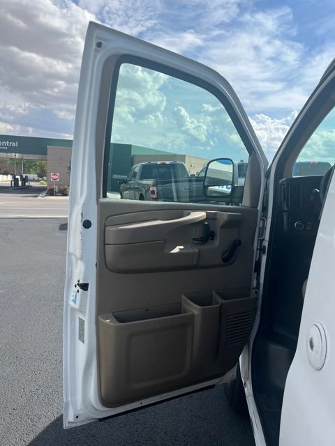 Used 2012 Chevrolet Express 2500 RWD image 26