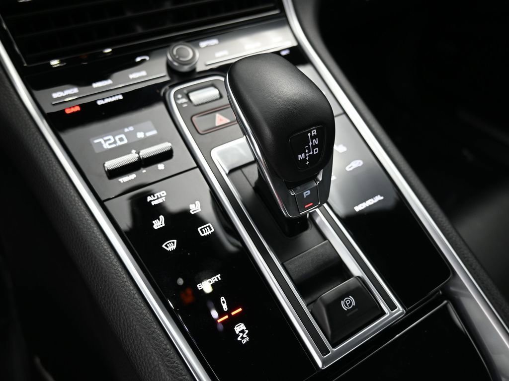 Certified 2018 Porsche Panamera 4 AWD/4WD image 25