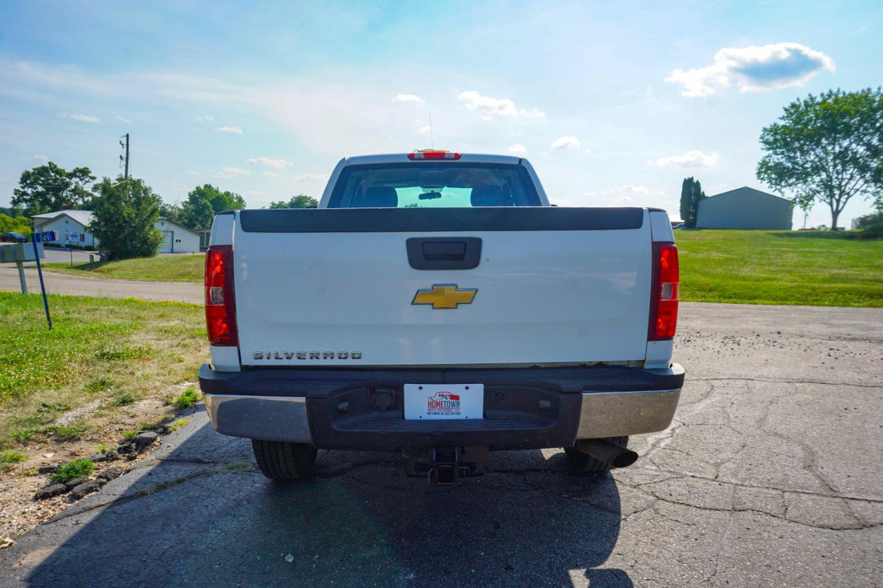 Used 2011 Chevrolet Silverado 2500 W/T w/ Snow Plow Prep Package AWD/4WD image 4