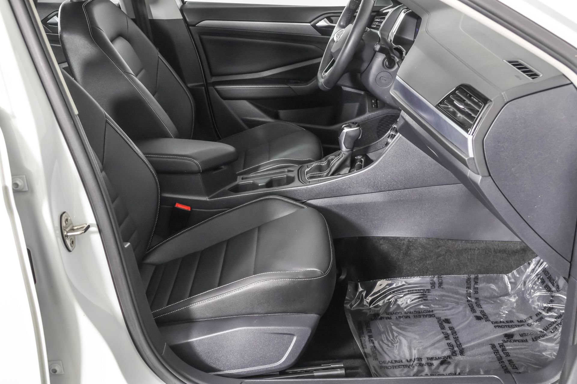 Used 2024 Volkswagen Jetta SE w/ Panoramic Sunroof Package image 45