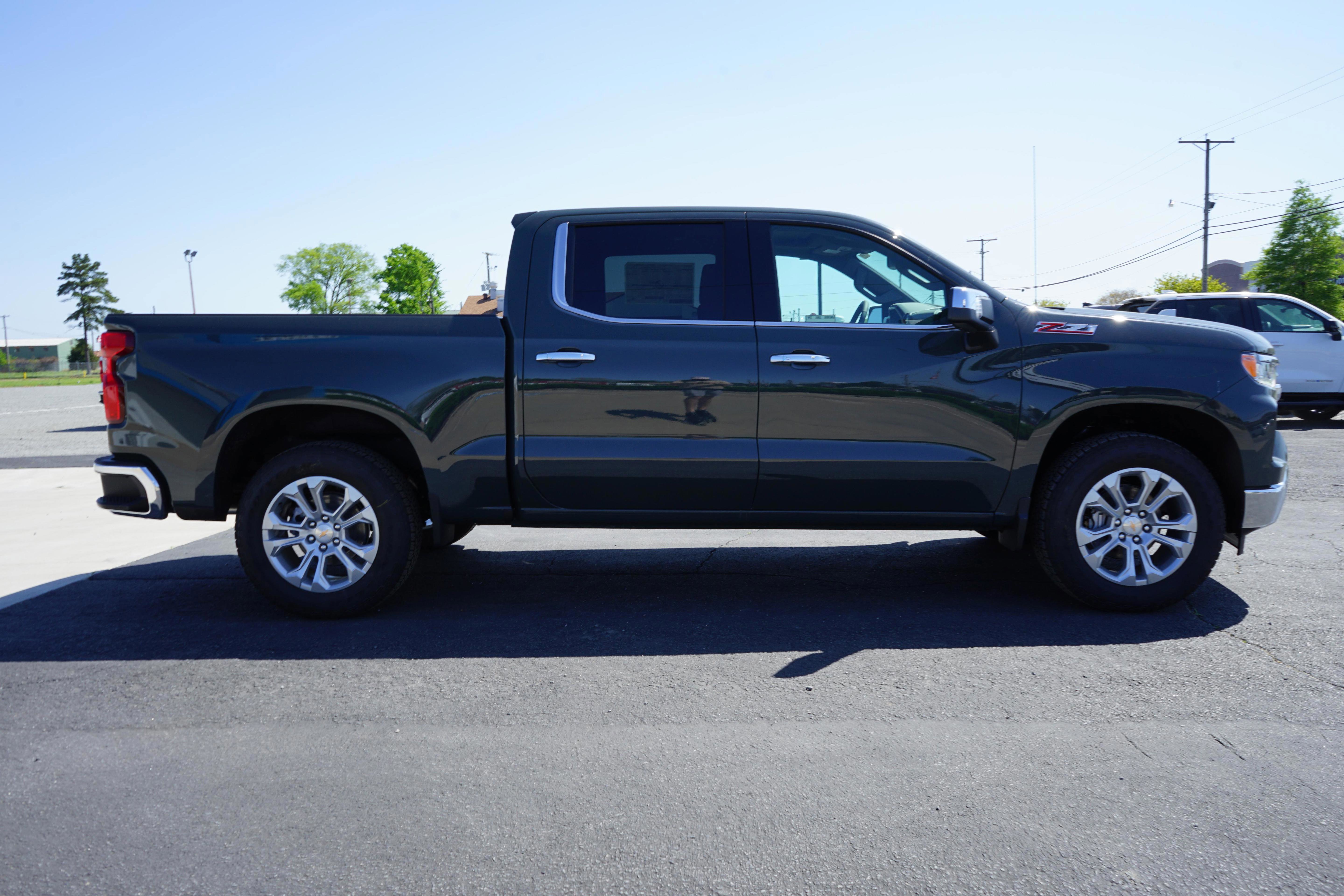 New 2025 Chevrolet Silverado 1500 LTZ w/ LTZ Premium Package image 4