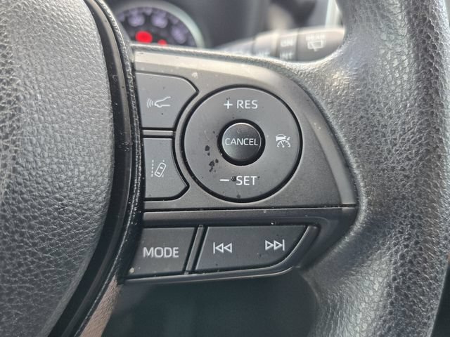 Used 2021 Toyota RAV4 XLE w/ Convenience Package FWD image 22