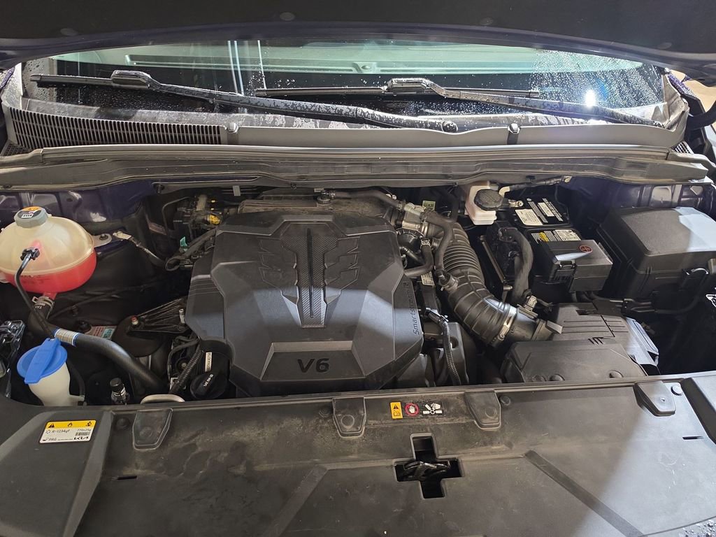 Used 2023 Kia Carnival LX FWD image 17