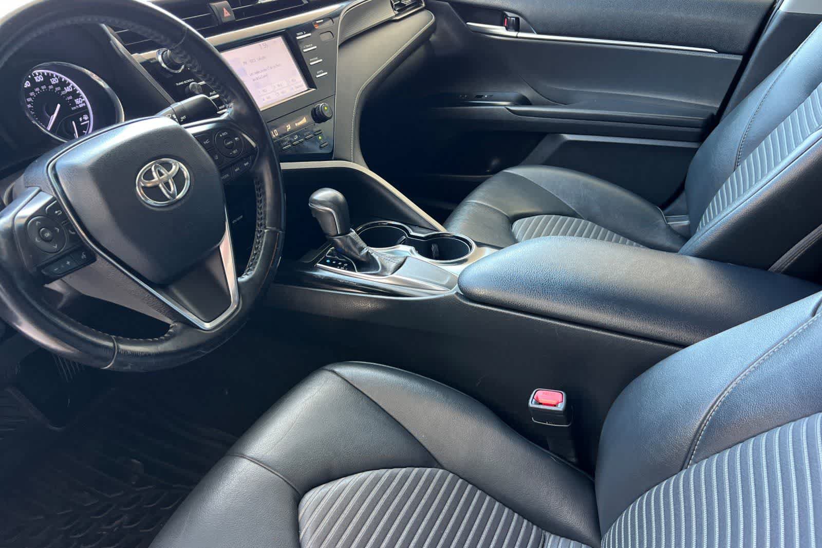 Used 2019 Toyota Camry SE FWD image 12