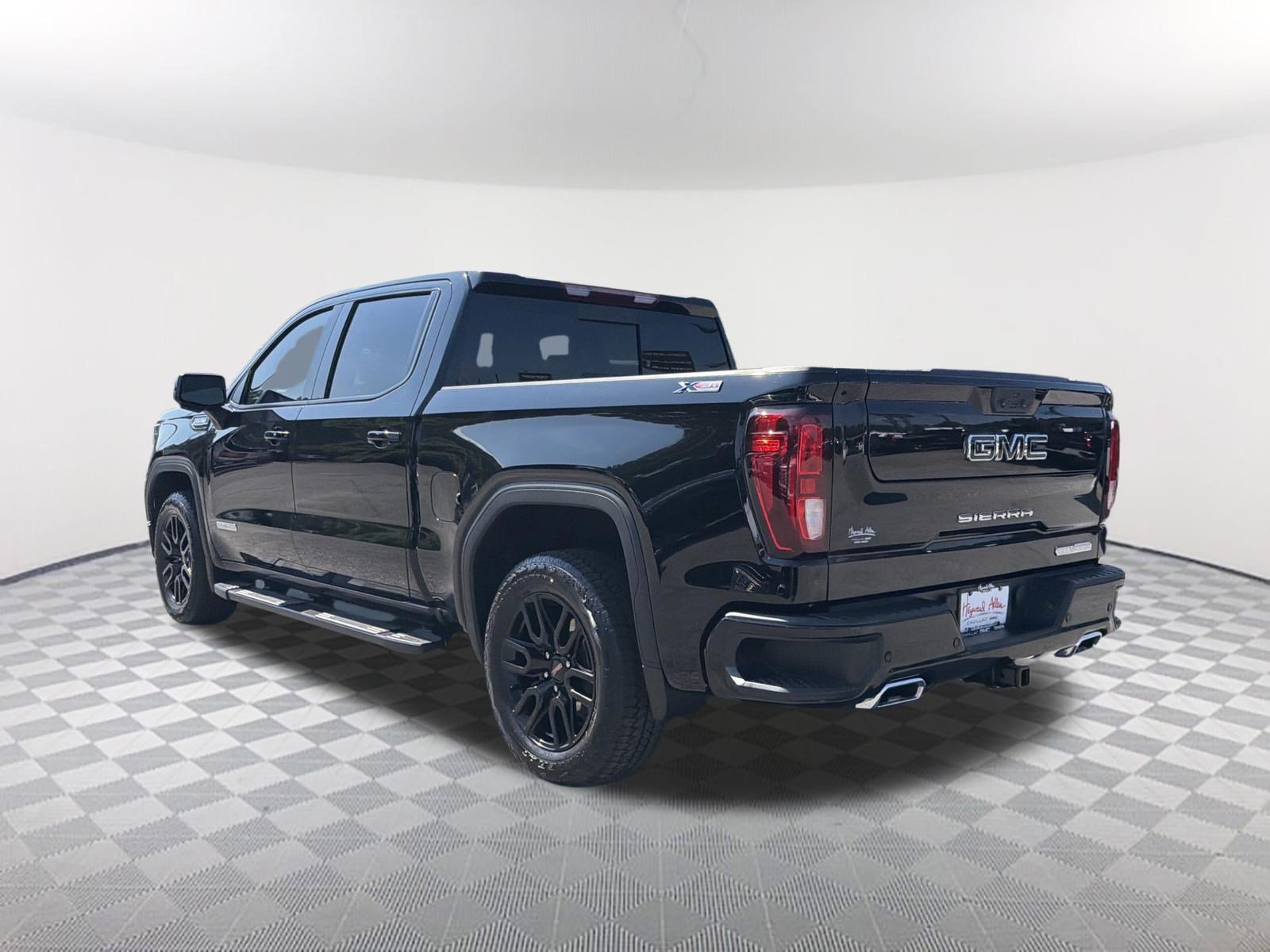 Certified 2025 GMC Sierra 1500 Elevation w/ Elevation Premium Package AWD/4WD image 3