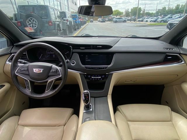 Used 2017 Cadillac XT5 Luxury w/ Driver Awareness Package image 17